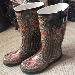 Adorable rain boots